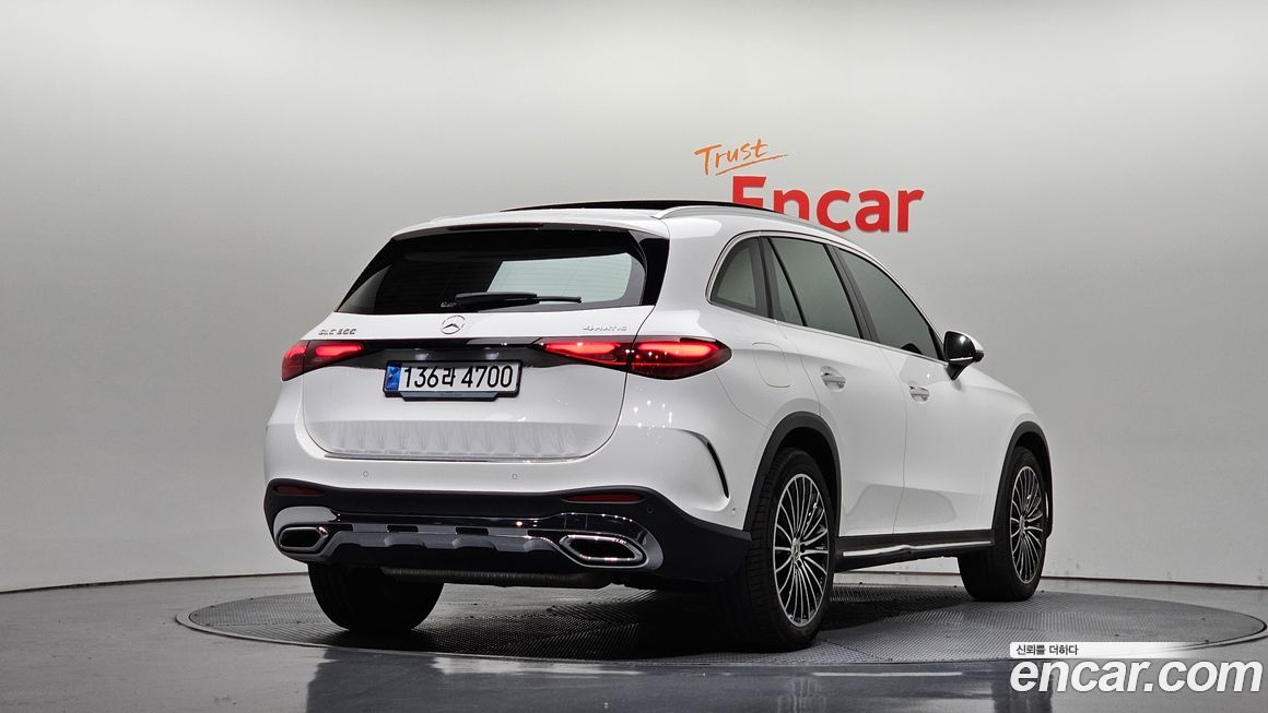 Mercedes-Benz GLC-Class 2023