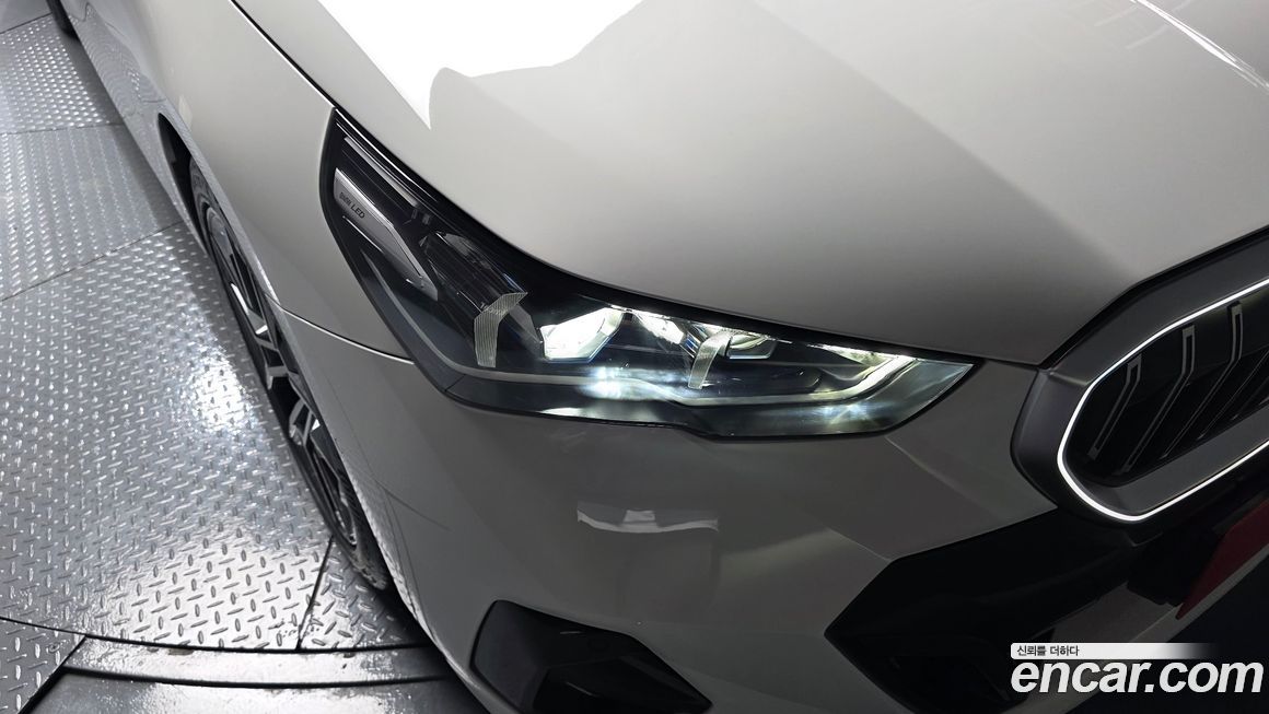 BMW 5-Series 2024