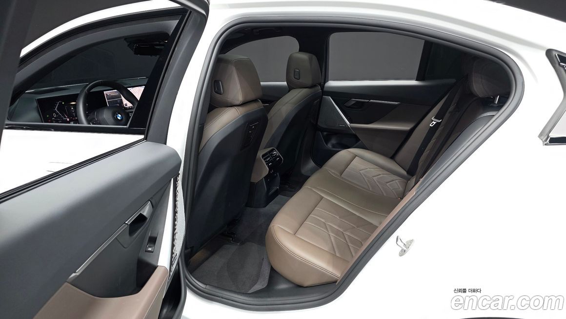 BMW 5-Series 2024