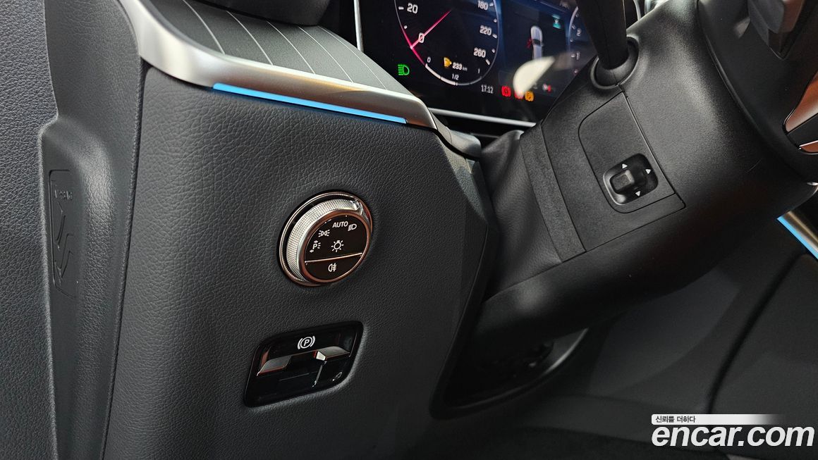 Mercedes-Benz GLC-Class 2025