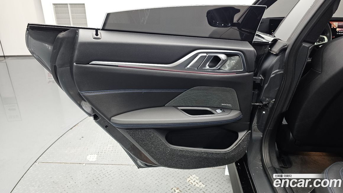 BMW i4 2023