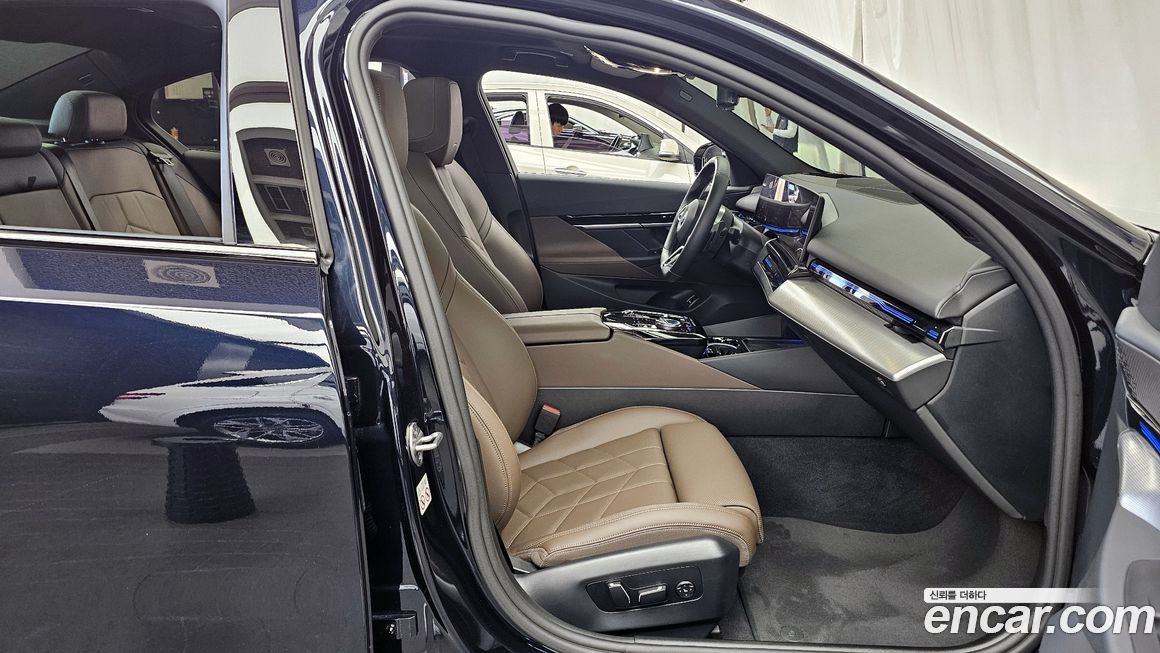 BMW 5-Series 2024