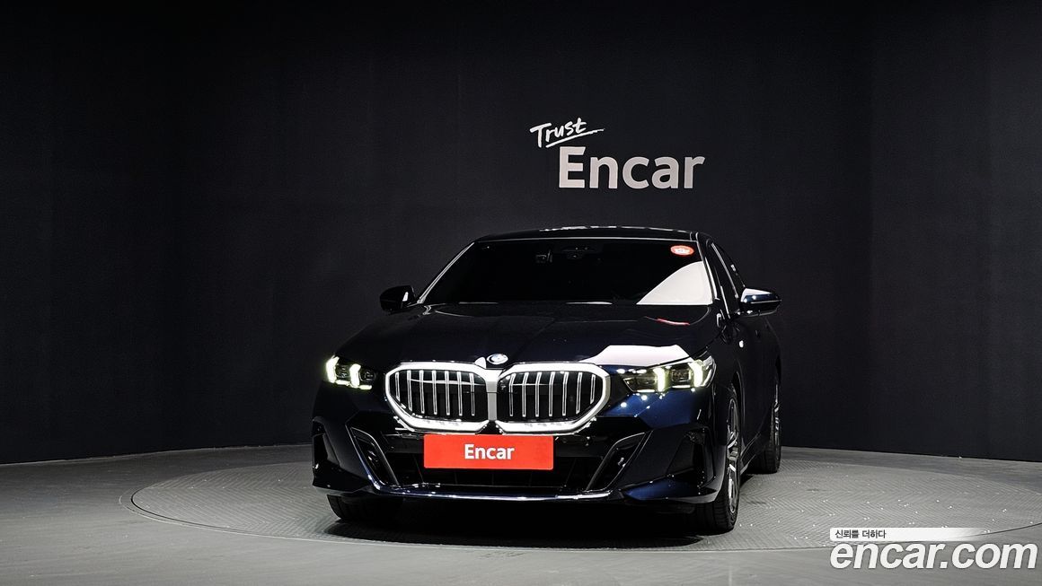 BMW 5-Series 2024
