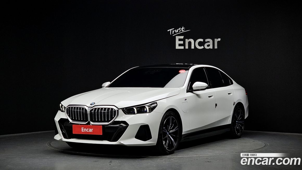 BMW 5-Series 2025