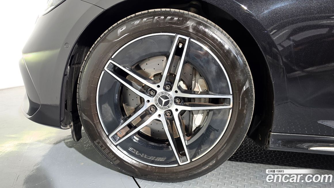 Mercedes-Benz E-Class 2024