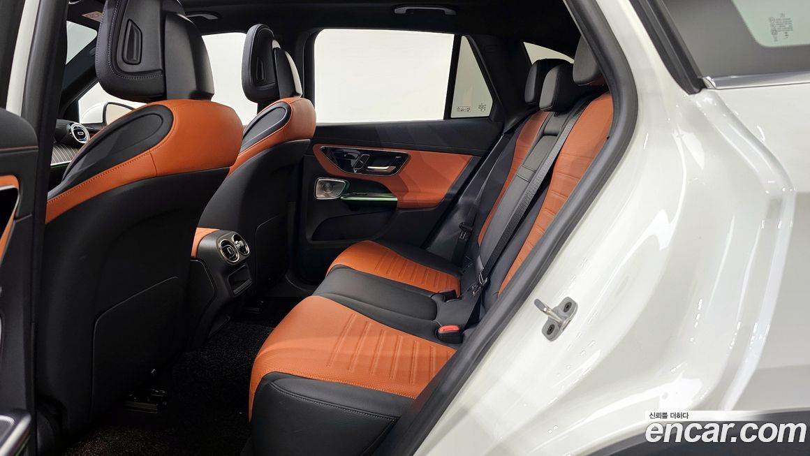 Mercedes-Benz GLC-Class 2023
