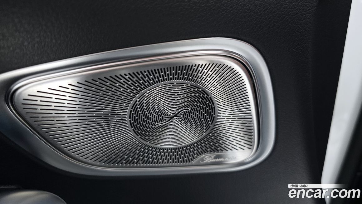 Mercedes-Benz GLC-Class 2023