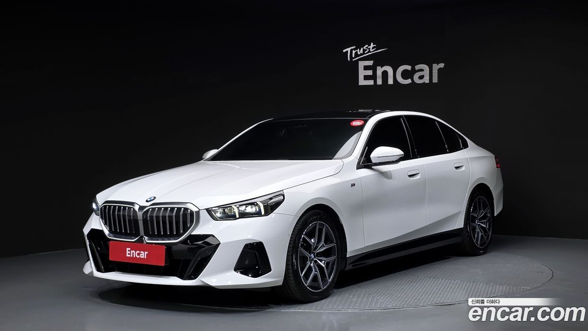 BMW 5-Series 2024