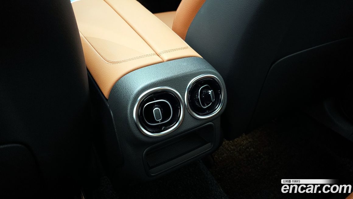 Mercedes-Benz GLC-Class 2023
