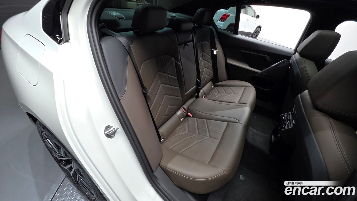BMW 5-Series 2024