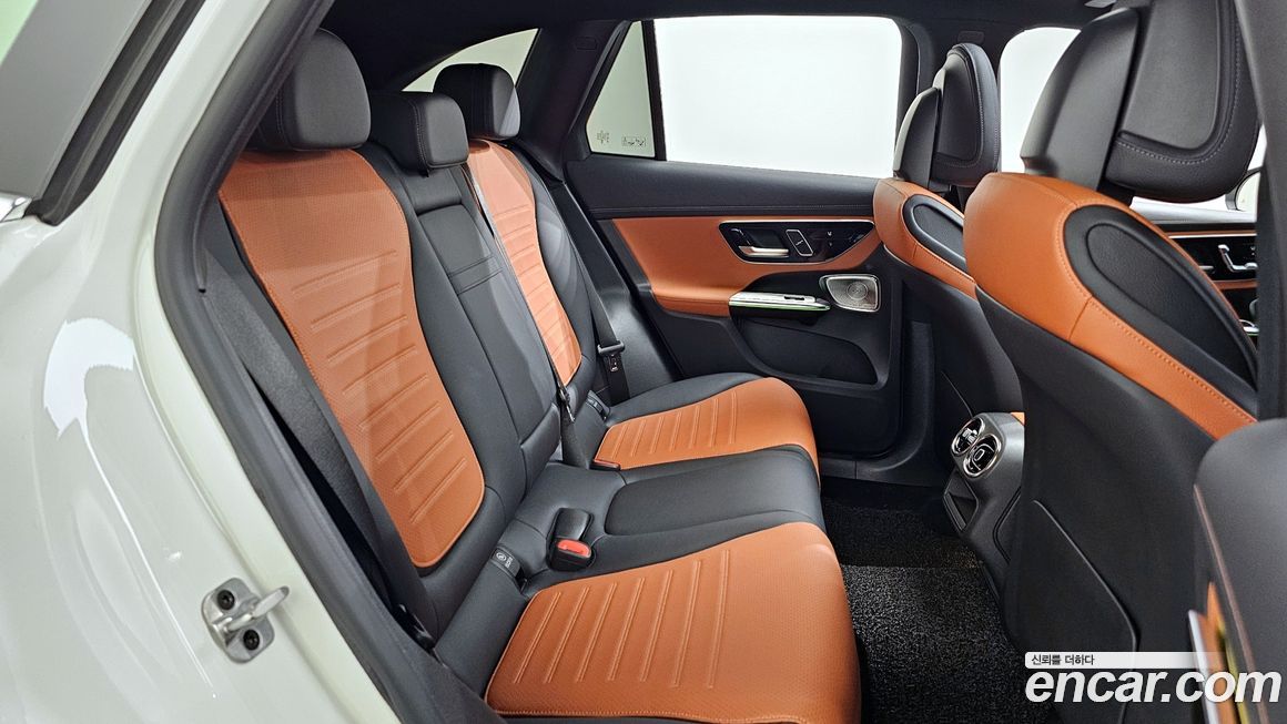 Mercedes-Benz GLC-Class 2023