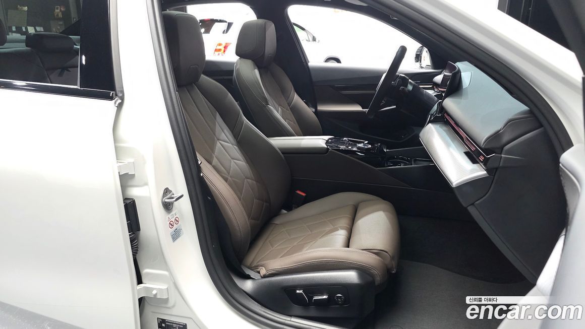 BMW 5-Series 2024