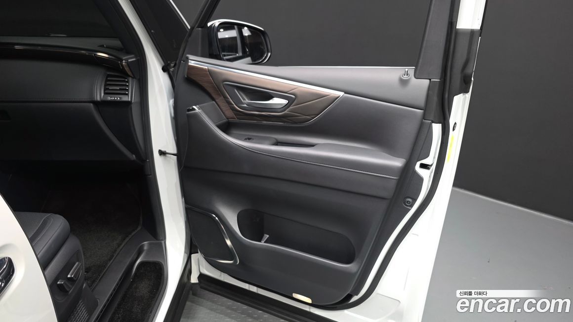 Toyota Alphard 2025