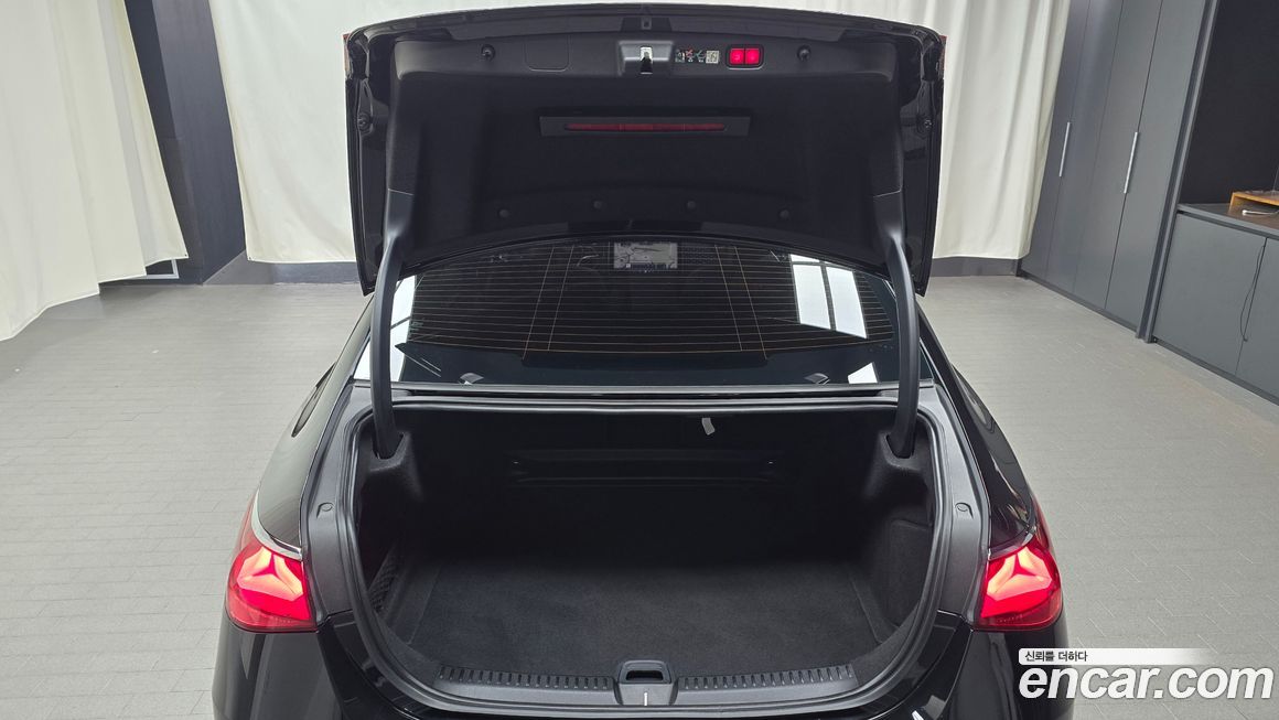 Mercedes-Benz E-Class 2024
