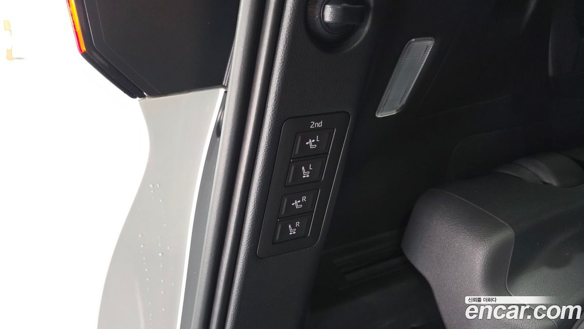 Toyota Alphard 2025