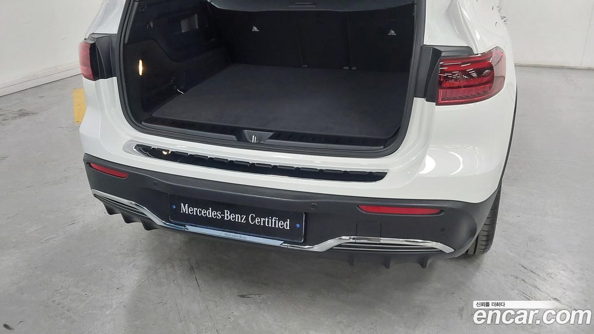 Mercedes-Benz EQB 2026