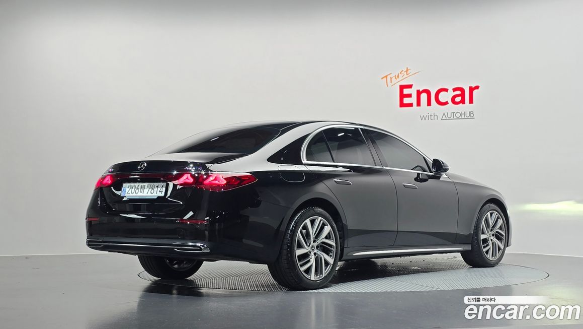 Mercedes-Benz E-Class 2024