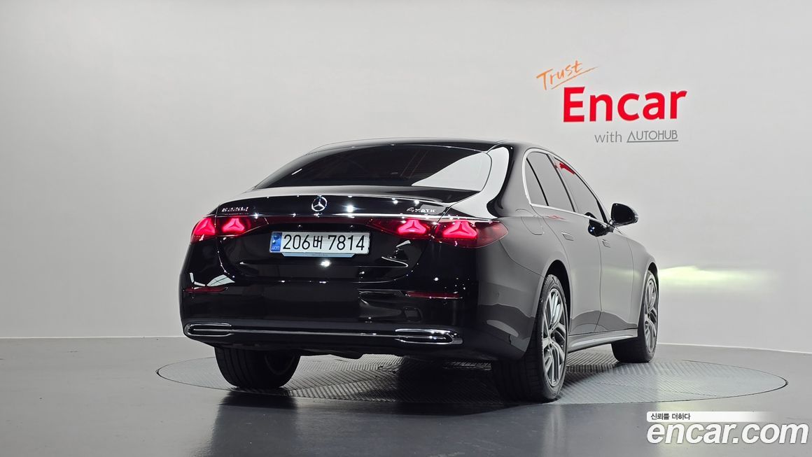 Mercedes-Benz E-Class 2024
