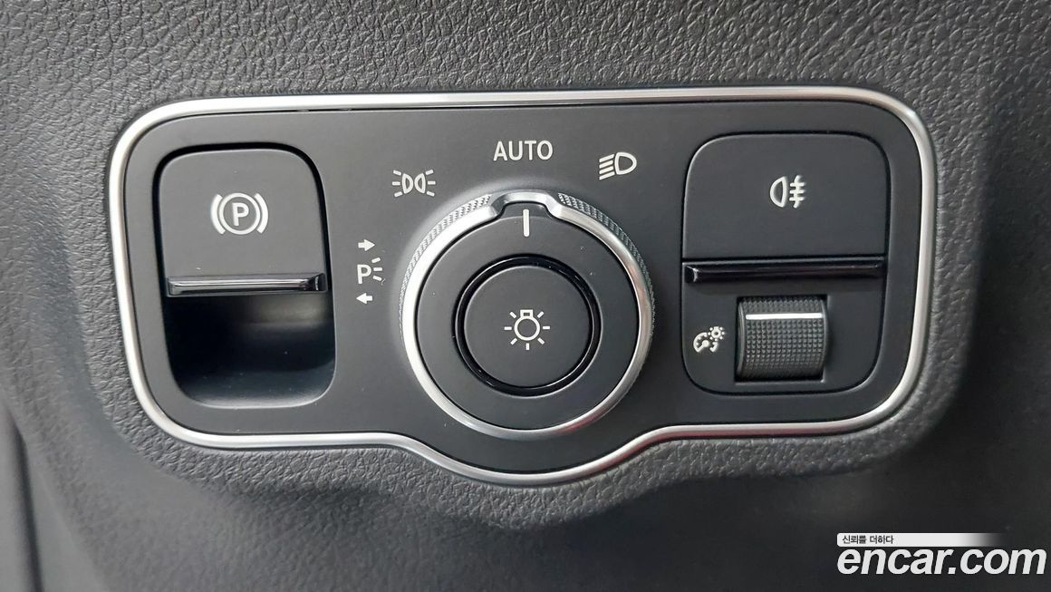 Mercedes-Benz EQB 2026