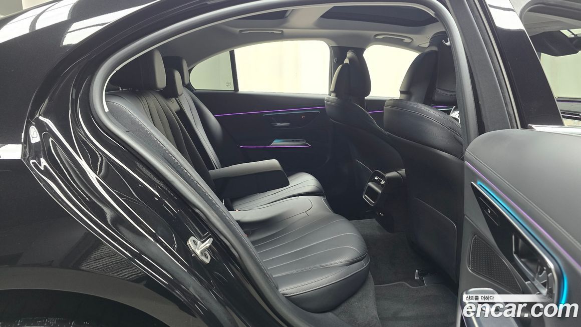 Mercedes-Benz E-Class 2024