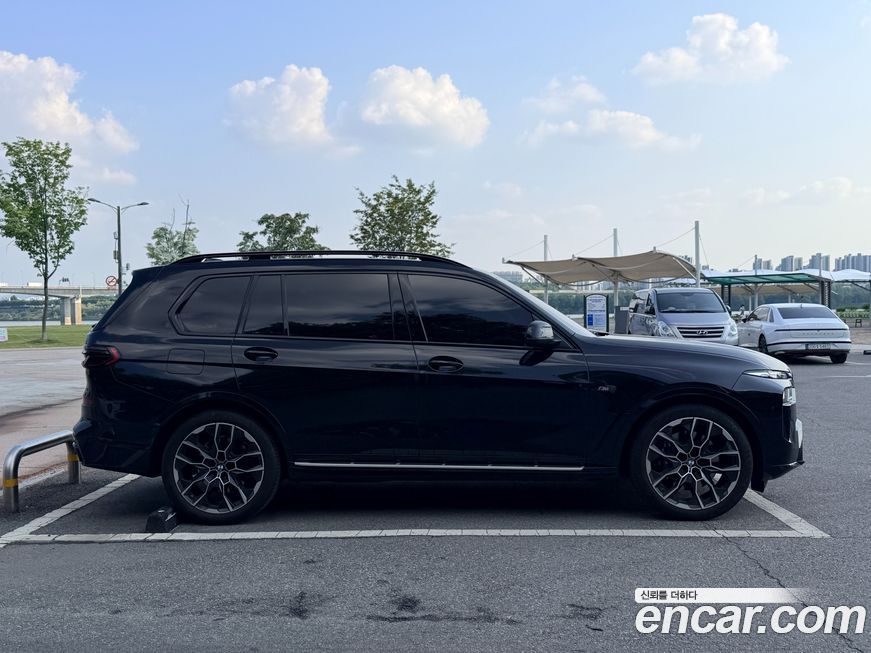 BMW X7 2025