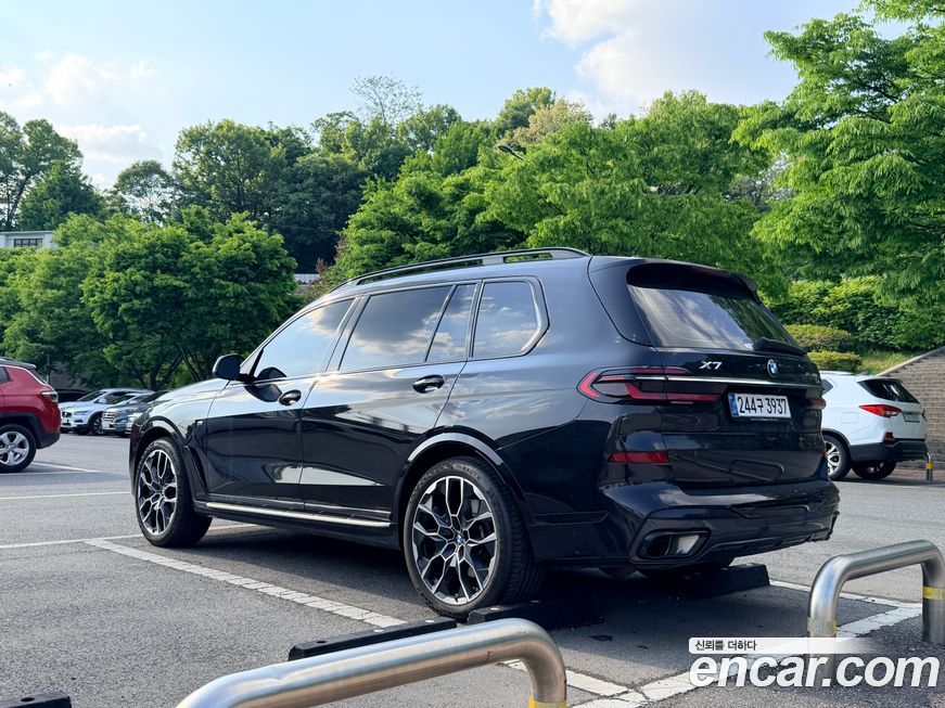 BMW X7 2025