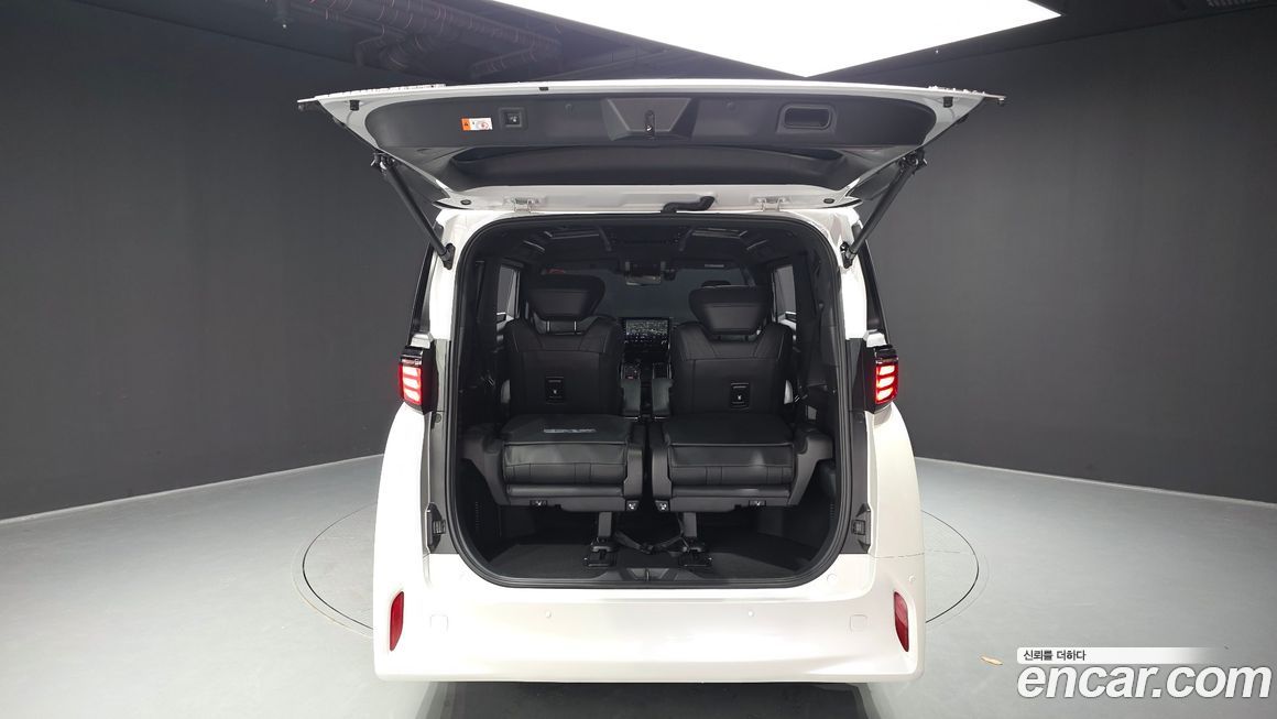 Toyota Alphard 2025