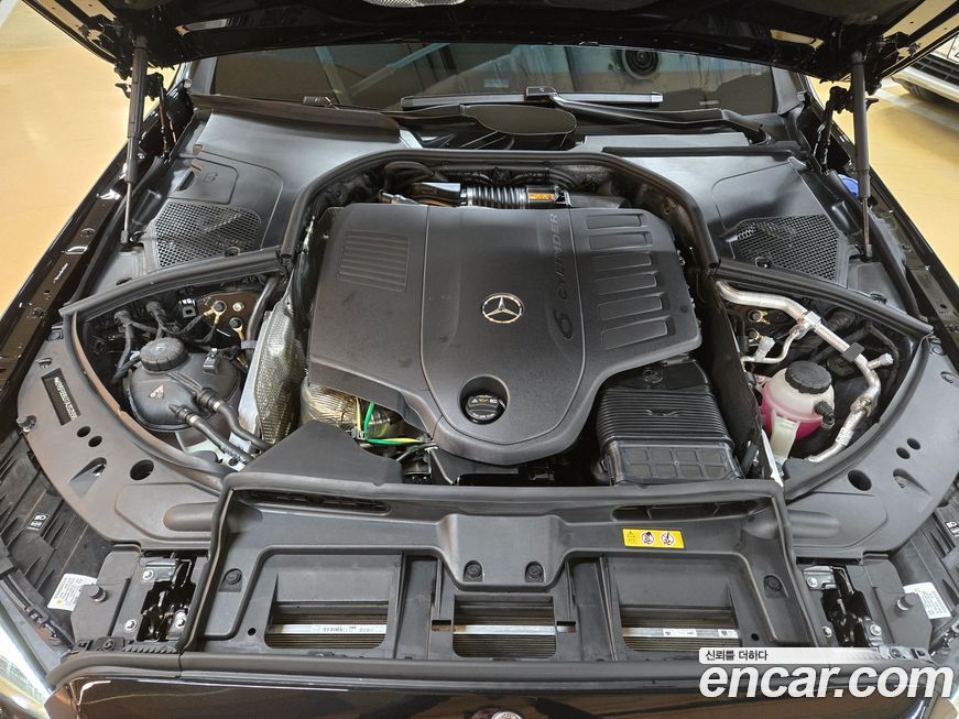 Mercedes-Benz S-Class 2025