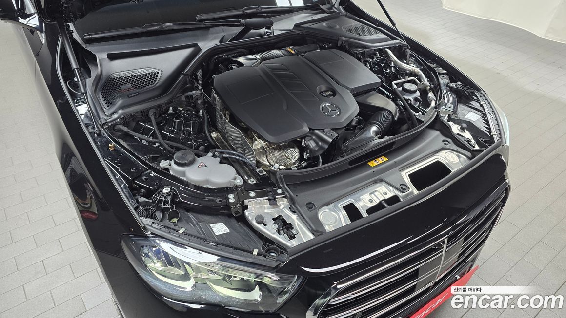 Mercedes-Benz E-Class 2024