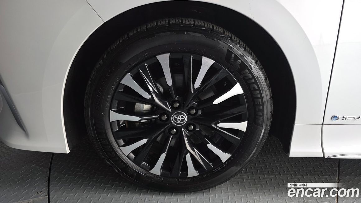 Toyota Alphard 2025