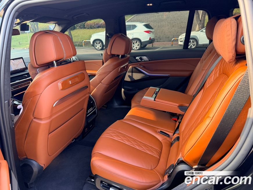 BMW X7 2025