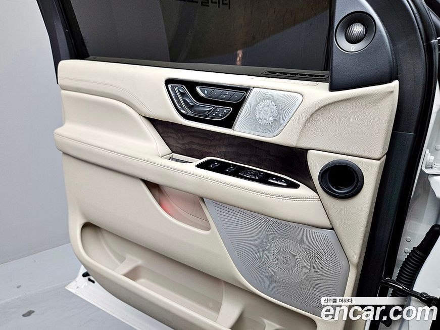Lincoln Navigator 2021