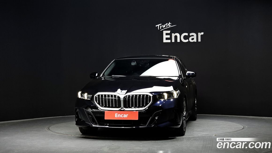 BMW 5-Series 2025