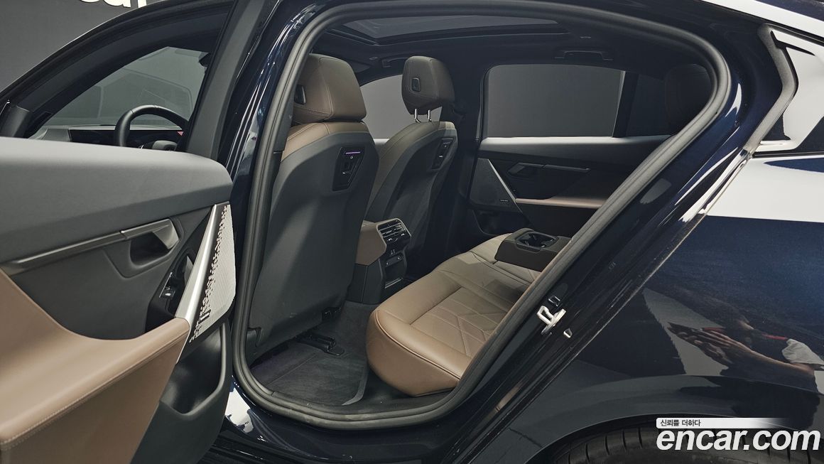 BMW 5-Series 2025