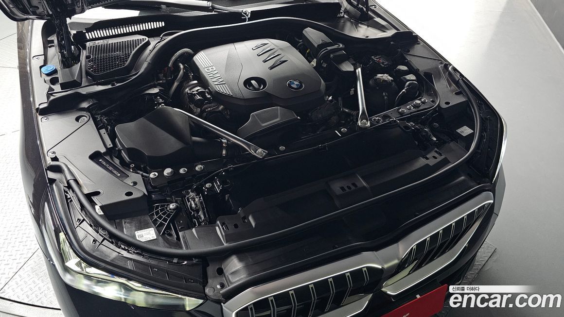 BMW 5-Series 2025