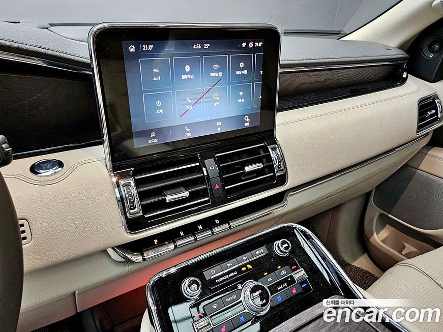 Lincoln Navigator 2021