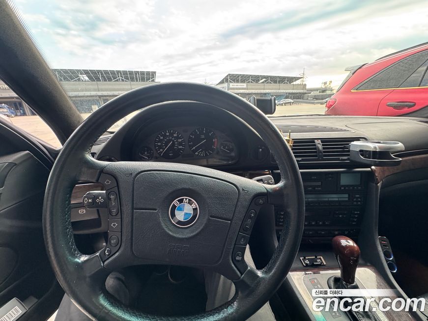 BMW 7-Series 1996
