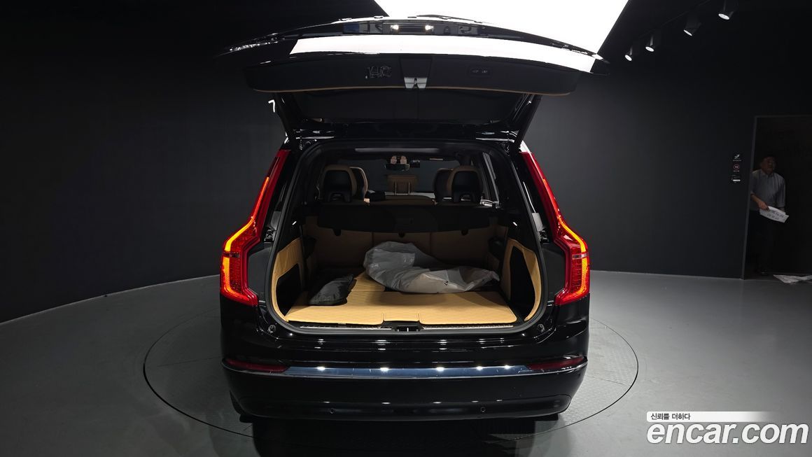 Volvo XC90 2025
