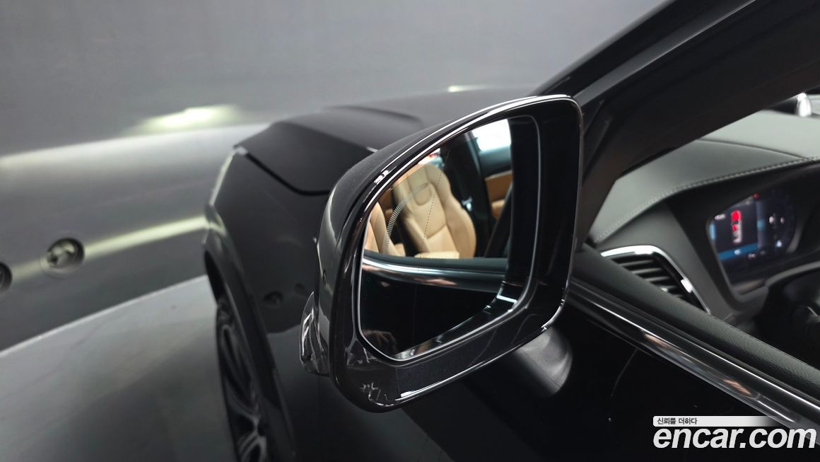 Volvo XC90 2025