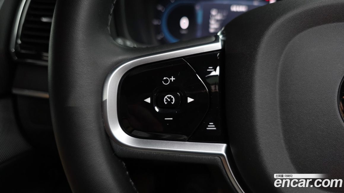 Volvo XC90 2025