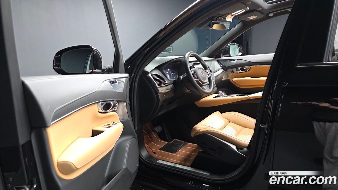 Volvo XC90 2025