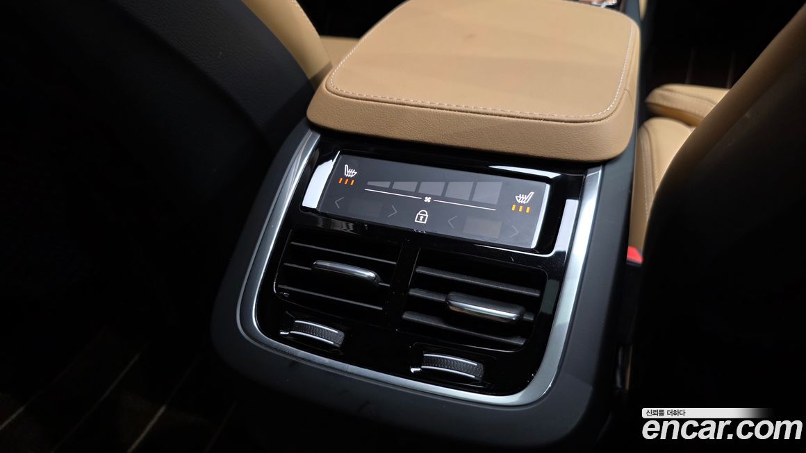 Volvo XC90 2025