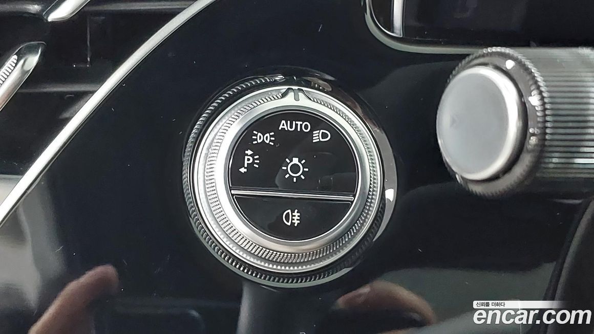 Mercedes-Benz E-Class 2024