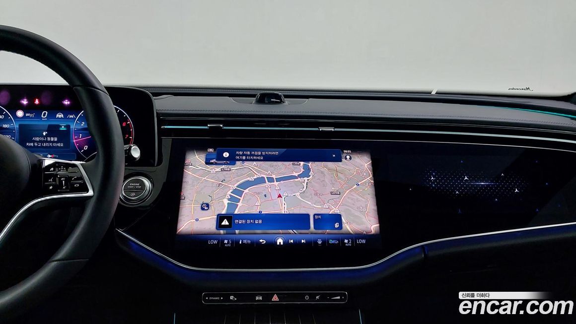 Mercedes-Benz E-Class 2024
