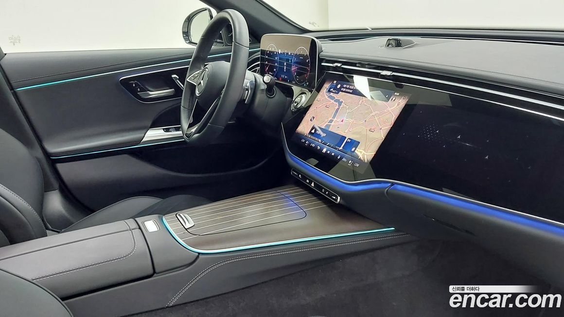Mercedes-Benz E-Class 2024