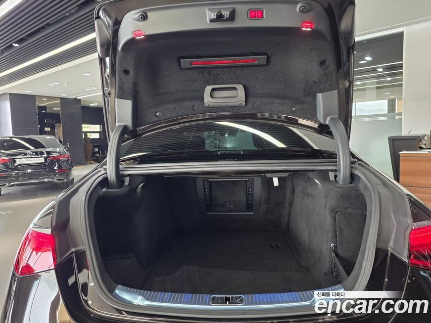 Mercedes-Benz S-Class 2021