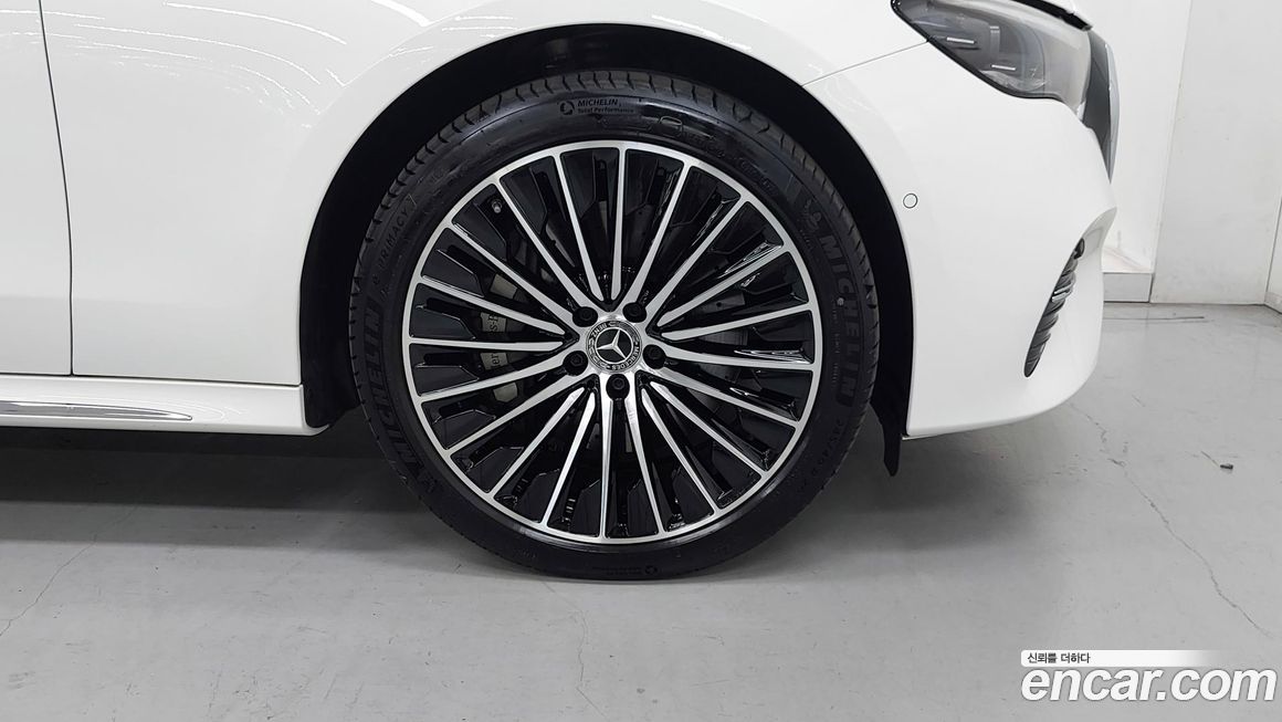 Mercedes-Benz E-Class 2024