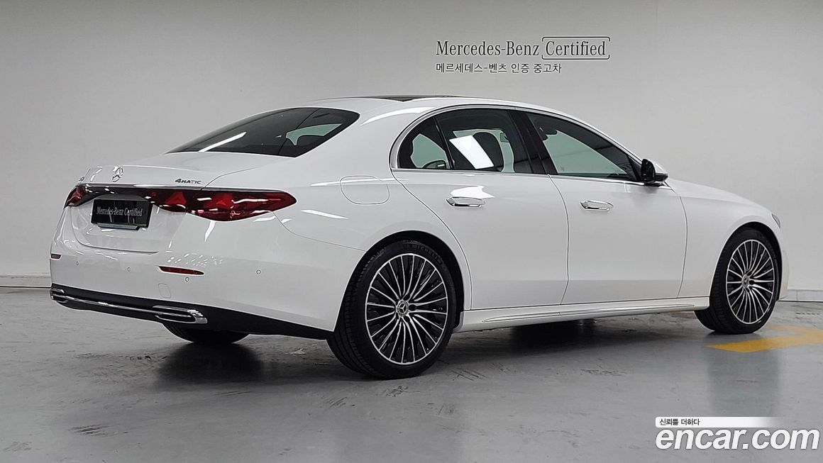 Mercedes-Benz E-Class 2024