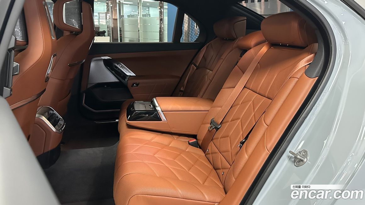 BMW 7-Series 2024