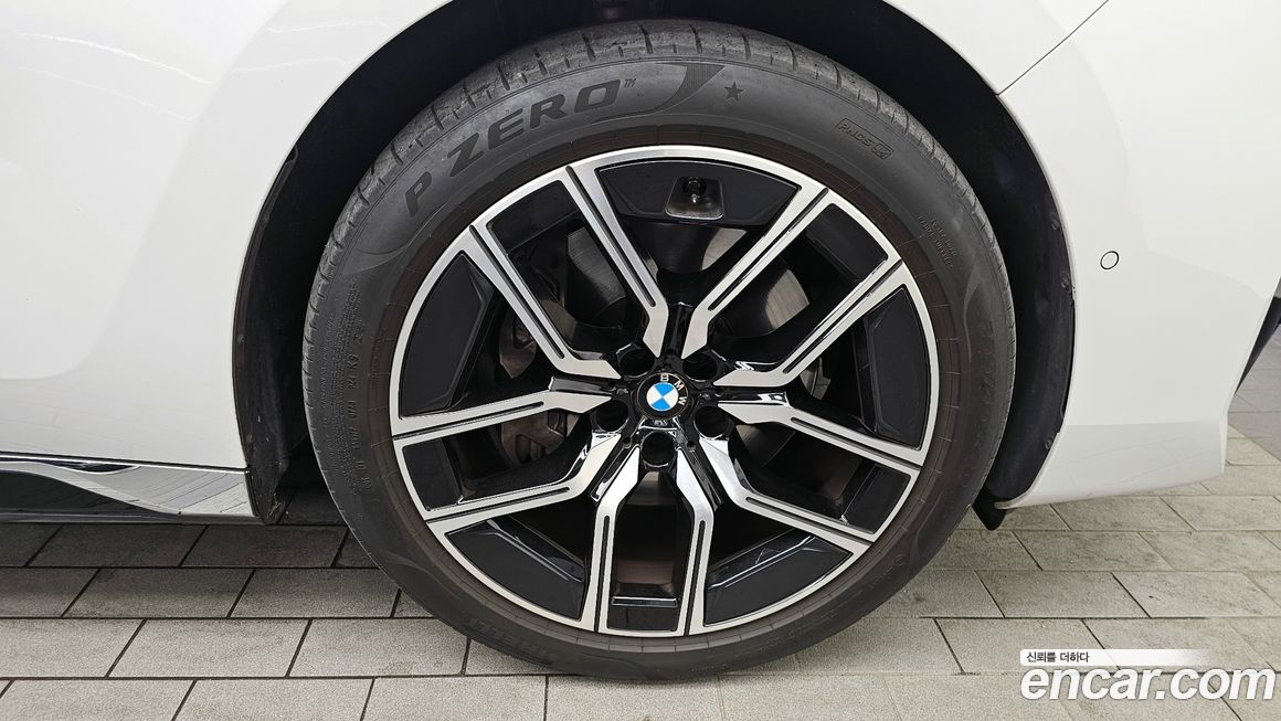 BMW 7-Series 2023